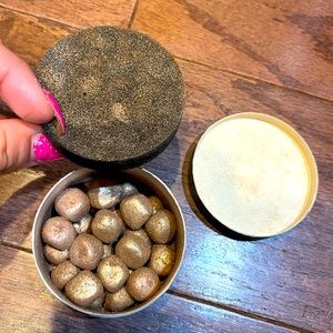 Shimmer goddess rocks bronzer Makeup